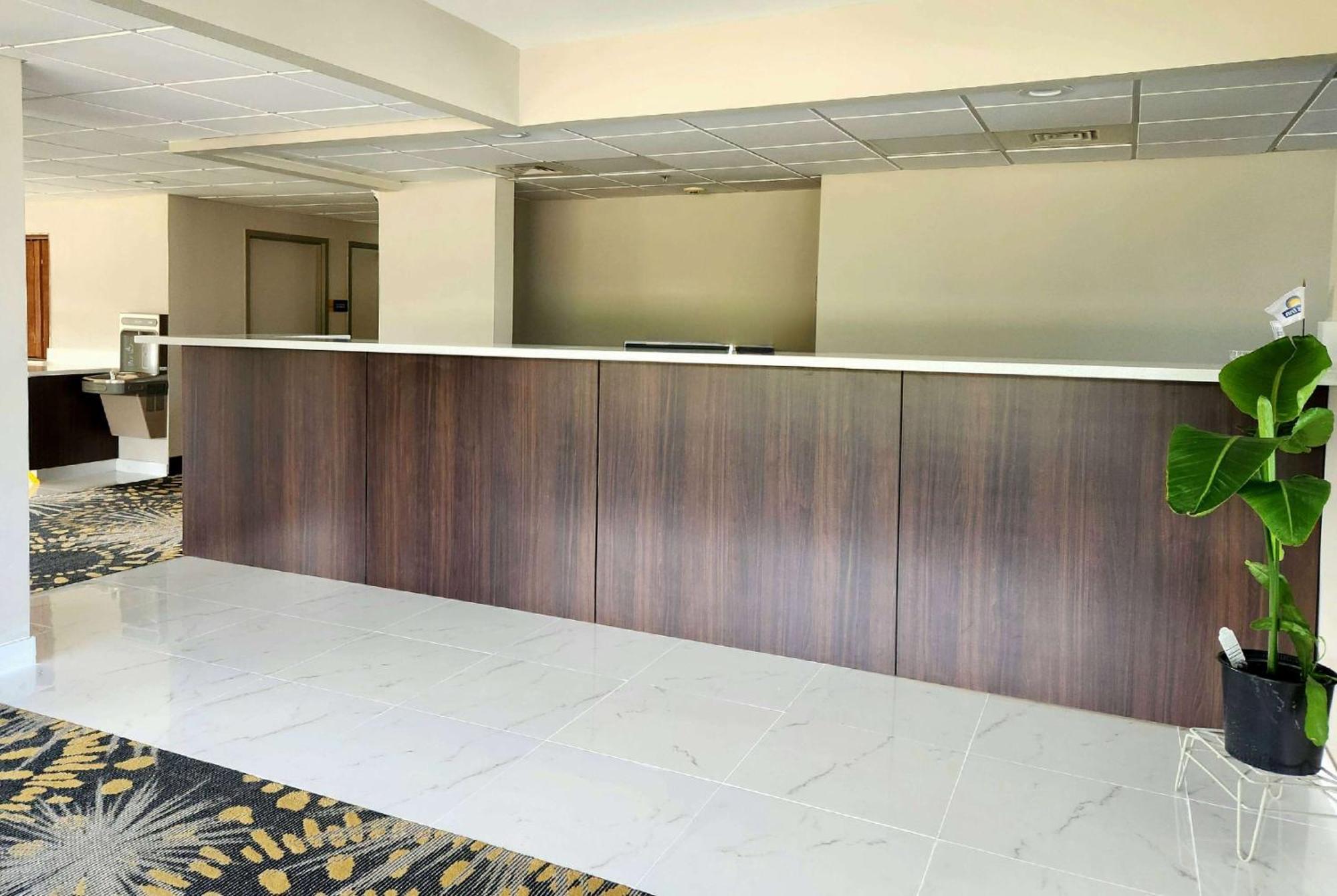 Days Inn By Wyndham Laplace- New Orleans Bagian luar foto